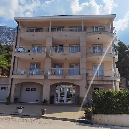 Maric Apartment *